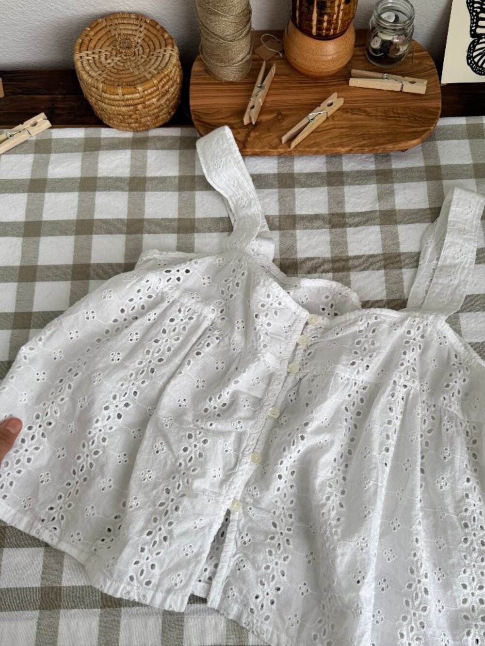 Isa & Ella White Lace Eyelet Crop Tank